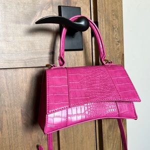 Urban Expressions Lucas Crossbody Bag Pink